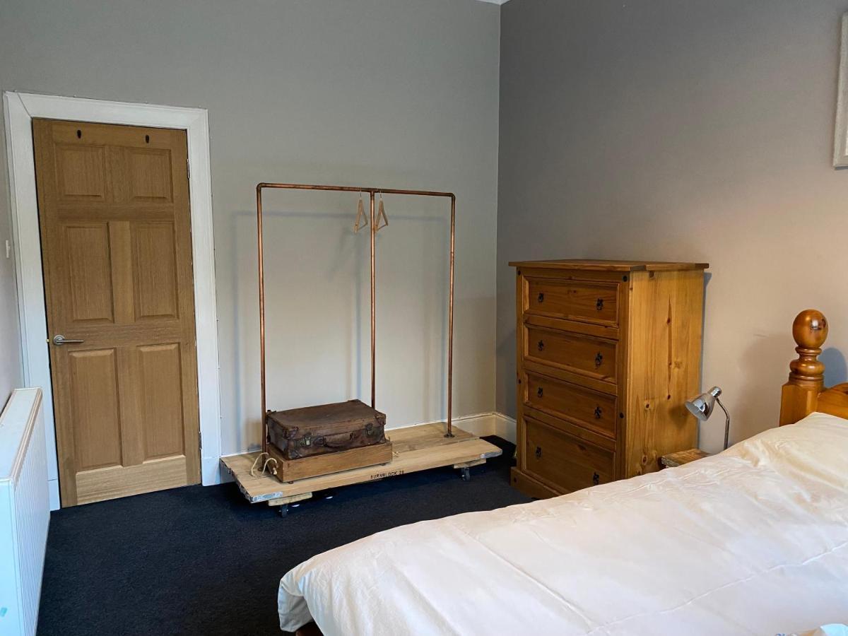 Apartment Lovely 2 Bedroom With Riverside Views Pet Friendly